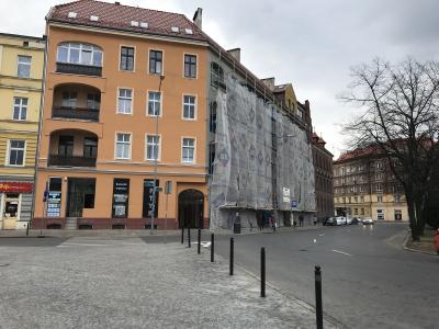 Plac Lotników 6
